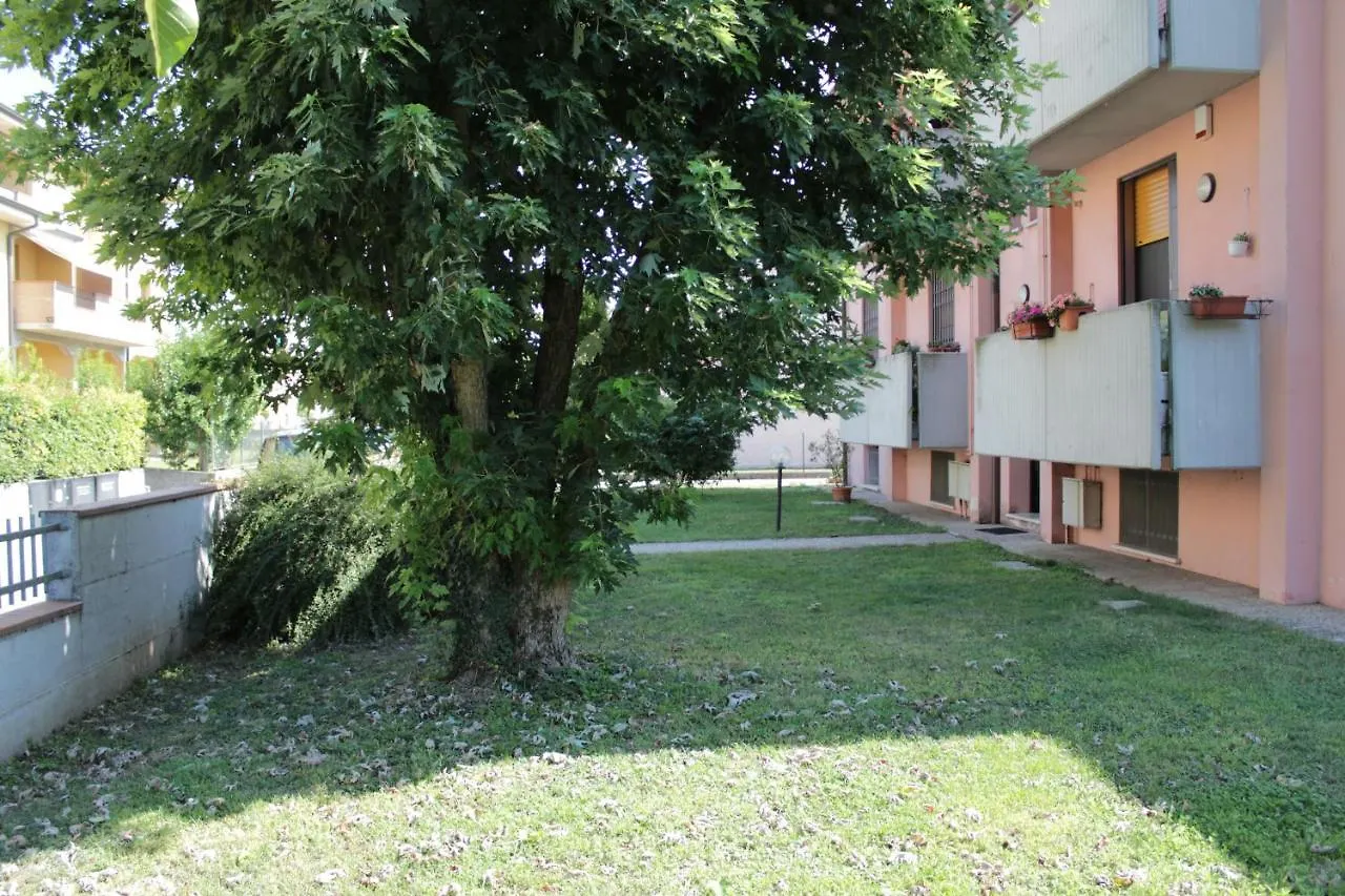 Appartamento a due passi da Mantova Curtatone 0*,